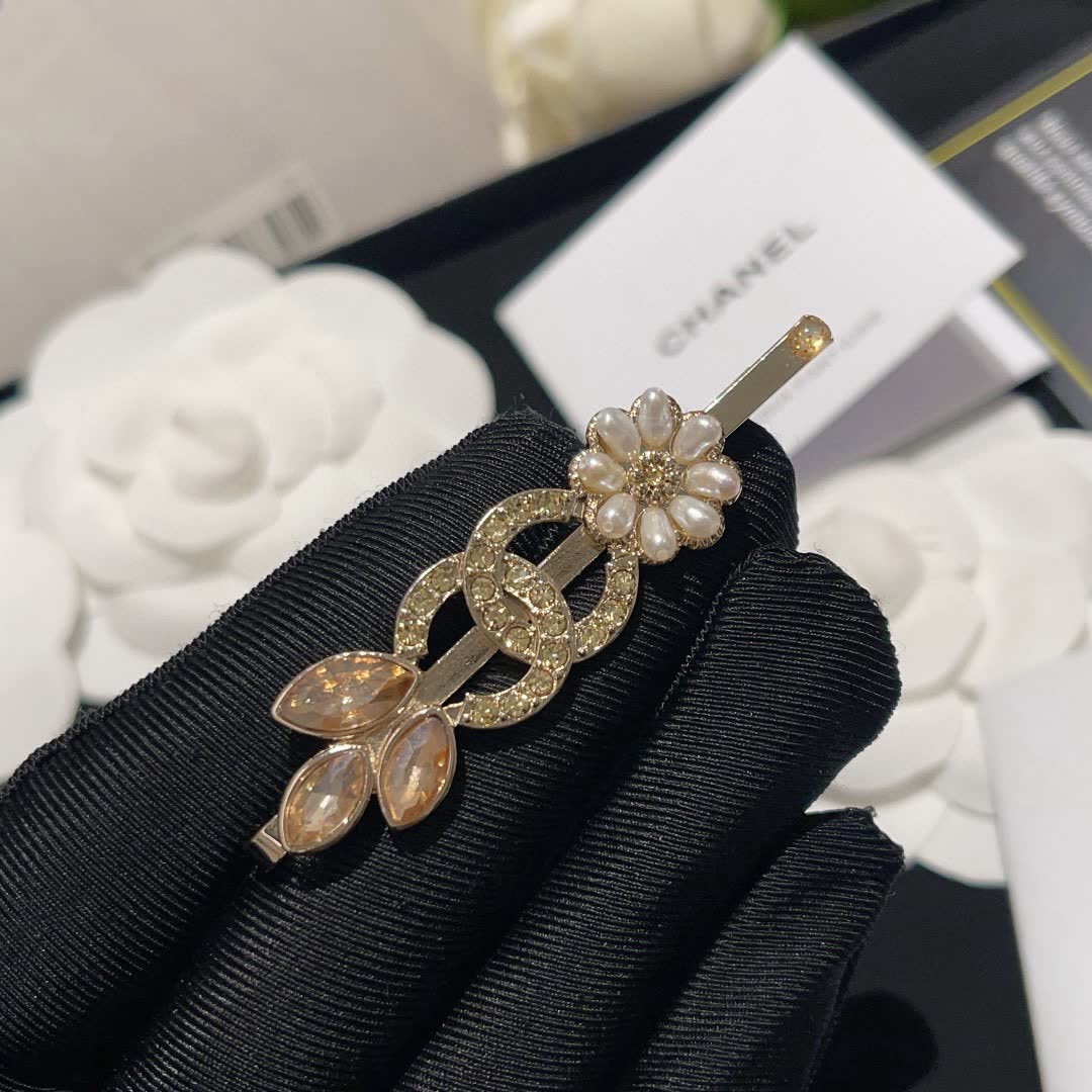 Chanel floral hair clip